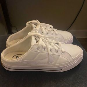 Nike Court Legacy Mule, Size 6.5